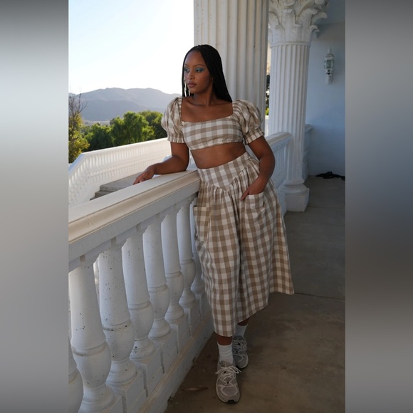 Beige & White Gingham Cotton Wench Top & Park Linen Skirt - Picture 5 of 8